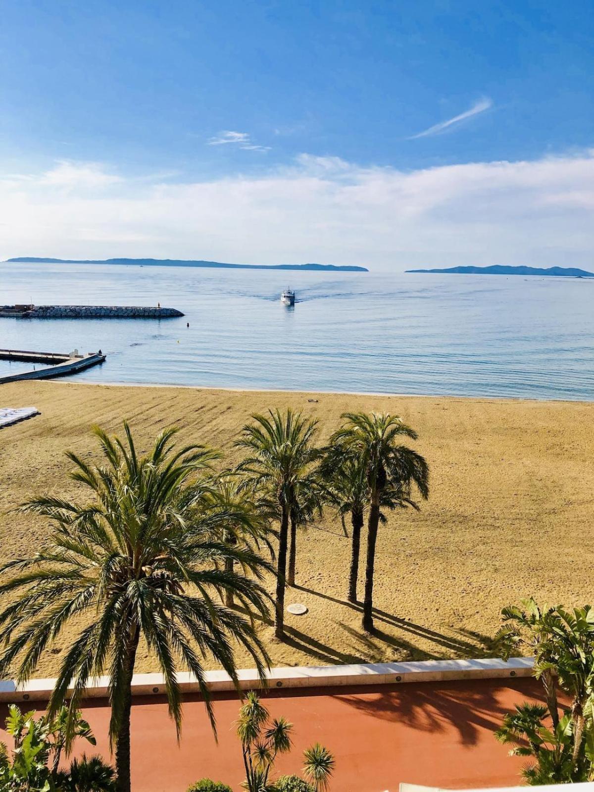 T3 Front De Mer Dernier Etage Vue Mer Petit Havre De Paix Pour Vos Vacances Emplacement Unique Vue Mer Panoramique A 180 Degres Pour Ce T3 En Face De La Plage Front De Mer Vue Sur Les Iles 5 Et Dernier Etage Avec Ascenseur Ле-Лаванду Екстер'єр фото